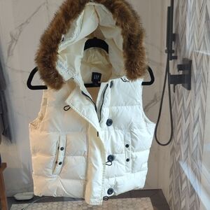 GAP Ivory Quilted Vest with Faux Fur